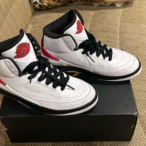 Air Jordan 2 Retro (GS) Size 5.5Y